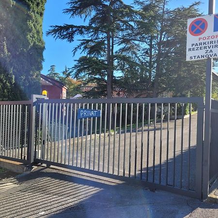 Apartma Zusterna Za Bazenom Koper Exterior foto